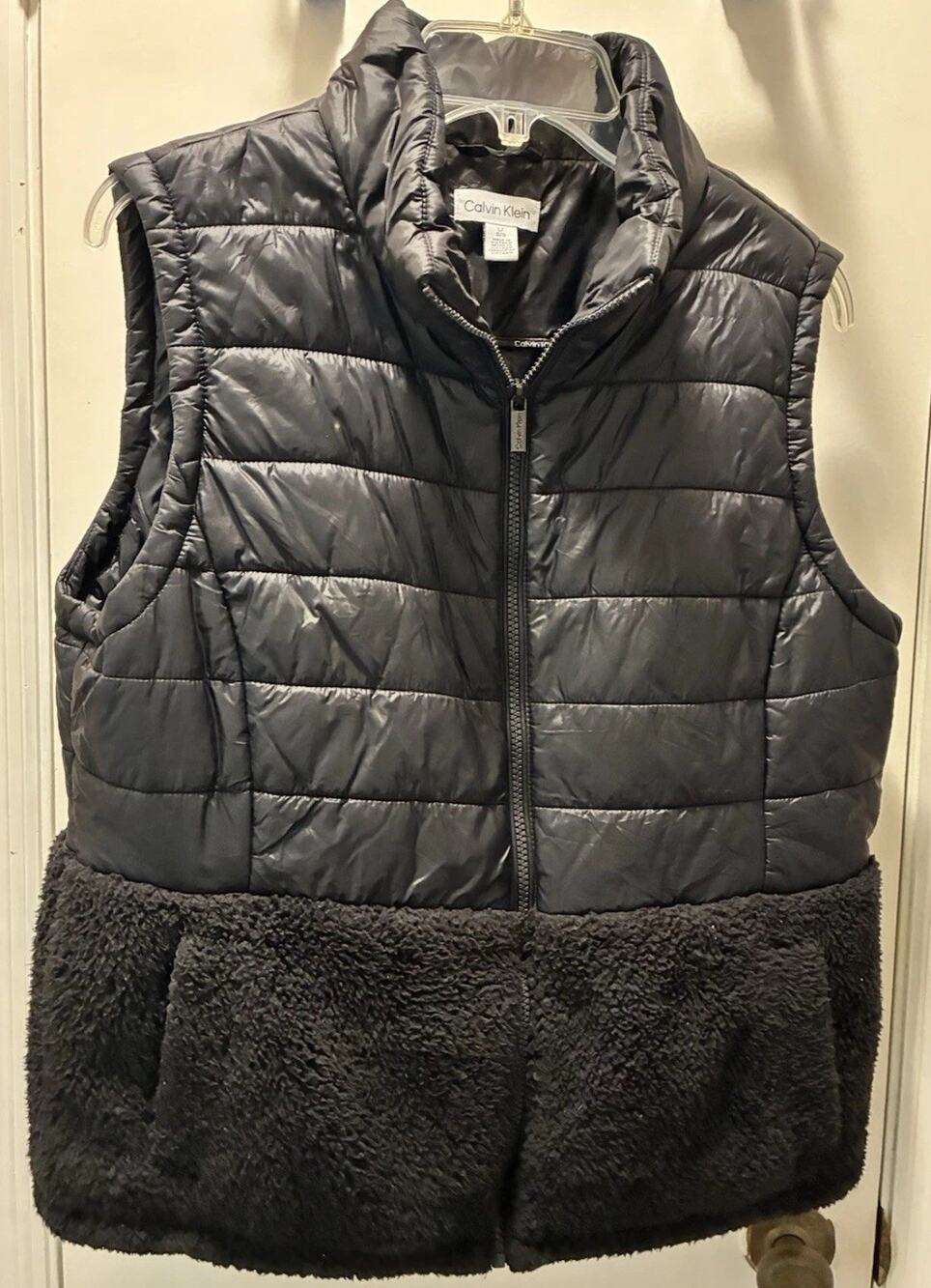 Calvin Klein Women’s Quilted Puffer Vest Size Large Black Zip Up With Pockets